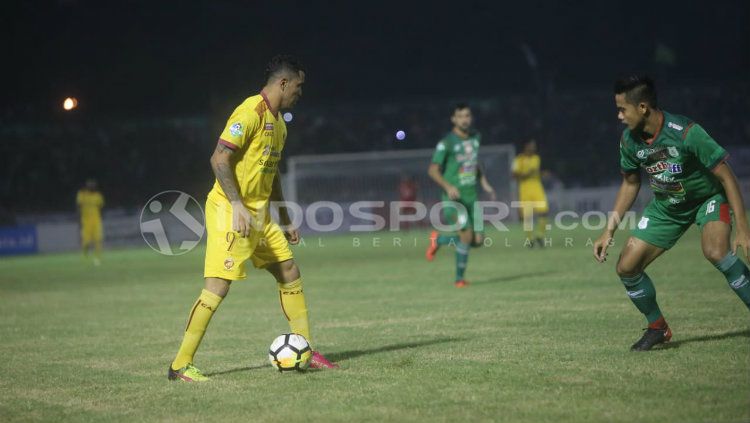 PSMS Medan vs Sriwijaya FC. Copyright: © INDOSPORT/Muhammad Effendi