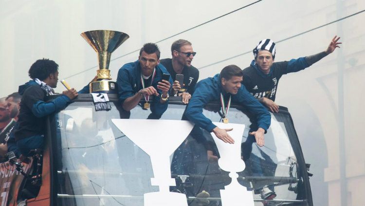 Juventus gelar parade juara. Copyright: © The Sun