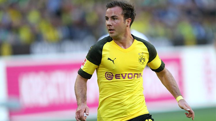 Gelandang Borussia Dortmund, Mario Gotze, kabarnya masuk daftar belanja Inter Milan untuk bursa transfer Januari 2020. Copyright: © Getty Images