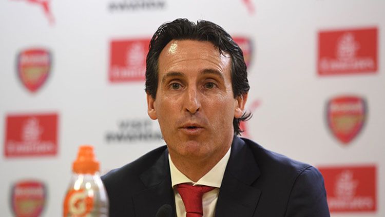 Konferensi pers Unai Emery saat ditunjuk sebagai pelatih Arsenal. Copyright: © Getty Image