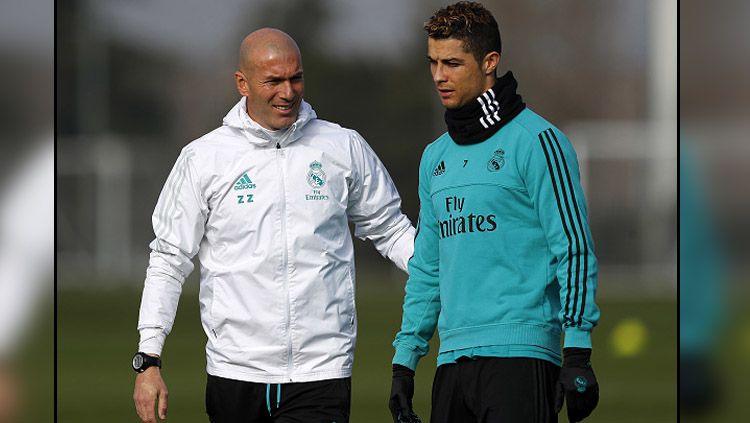 Pelatih dan pemain megabintang Real Madrid, Zinedine Zidane dan Cristiano Ronaldo. Copyright: © Getty Images