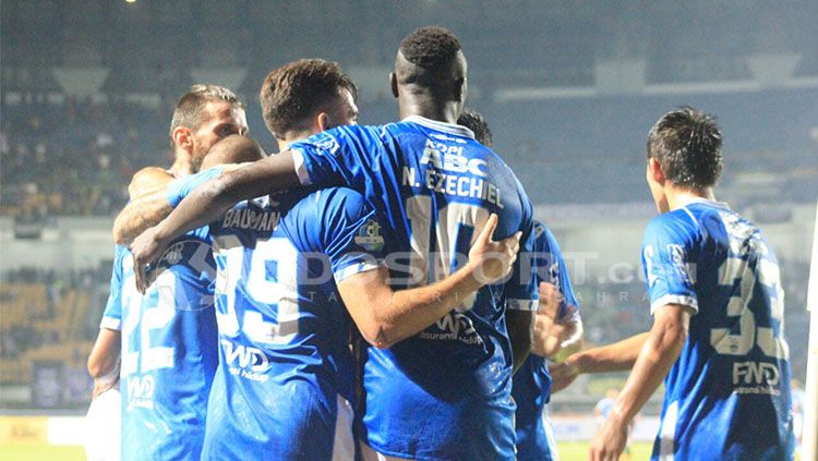 Persib merayakan gol ke gawang PSM. Copyright: © Arif Rahman/INDOSPORT