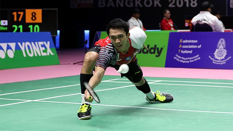 Pebulutangkis tunggal putra Indonesia, Jonathan Christie harus menyerah atas wakil Kanada, Brian Yang, di babak penyisihan Grup C Piala Sudirman 2021. Copyright: © Humas PBSI