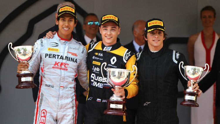 Sean Gelael naik podium di balapan feature Formula 2 di Monaco. Copyright: © sean-gelael.com