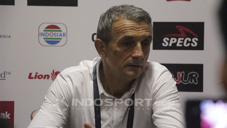 Milomir Seslija, pelatih baru Arema FC. Copyright: © INDOSPORT/Fitra Herdian