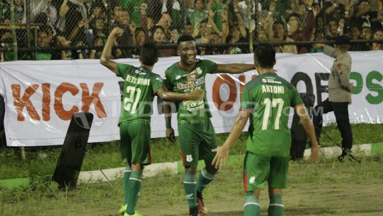 PSMS vs Arema FC. Copyright: © Kesuma Ramadhan/INDOSPORT