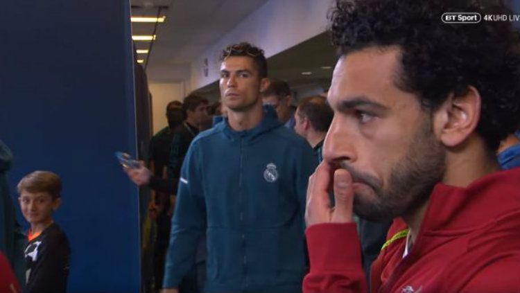 Ronaldo dan Salah ketika final Liga Champions 2017/18. Copyright: © BT Sport