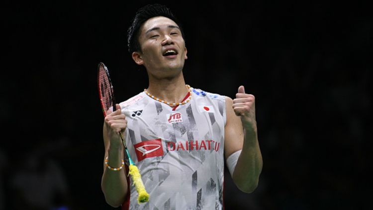 Persentase kemenangan yang dimiliki pebulutangkis tunggal putra peringkat 1 dunia, Kento Momota atas top 10 dunia buktikan kalau wakil Jepang belum ada obat. Copyright: © Getty Images