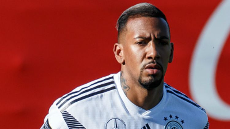 Pemain Bayern Munchen, Jerome Boateng, kabarnya harus berurusan dengan hukum setelah didakwa atas kasus penganiayaan terhadap mantan kekasihnya, Sherin Senler. Copyright: © Getty Image