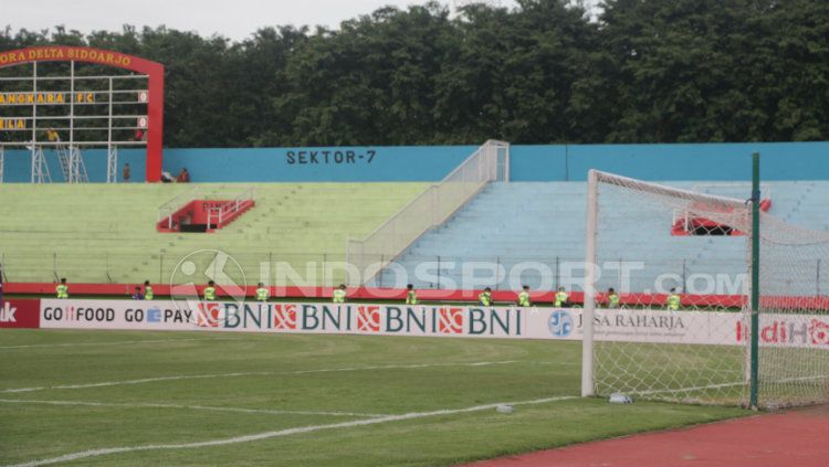 Kondisi stadion gelora jaka samudra Kabupaten Gresik. Copyright: © Fitra Herdian/INDOSPORT