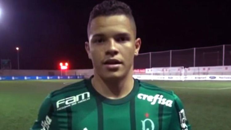 Rodrigo Rodrigues bersinar dalam masa peminjamannya ke Palmeiras. Copyright: © TV Palmeiras