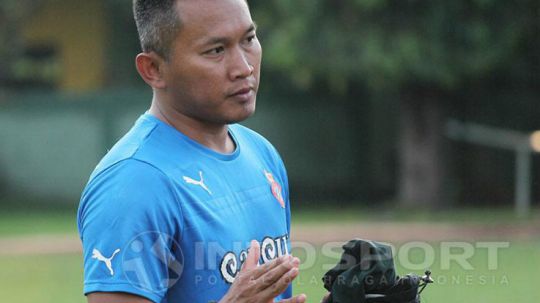 Rudy Eka Priyambada siap mengawal timnas putri Indonesia di Piala Asia Wanita 2022 Copyright: © WIldan Hamdani/INDOSPORT