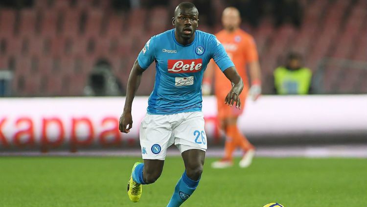 Bek Napoli, Kalidou Koulibaly angkat bicara usai jadi incaran Manchester City. Copyright: © Getty Images