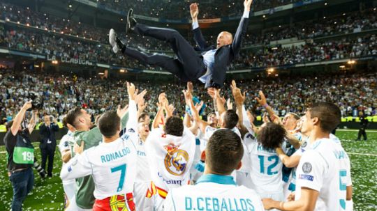 Zinedine Zidane dan Real Madrid usai juara Liga Champions 2017/18. Copyright: © Getty Image