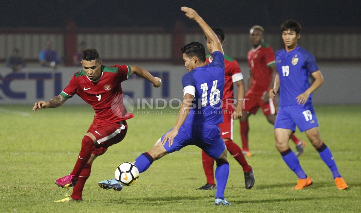 Timnas Indonesia U-23 vs Thailand U-23 Copyright: © INDOSPORT/Herry Ibrahim