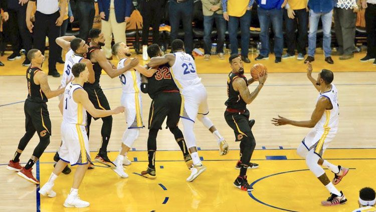 Golden State Warriors vs Cleveland Cavaliers. Copyright: © Twitter @patmuldowney