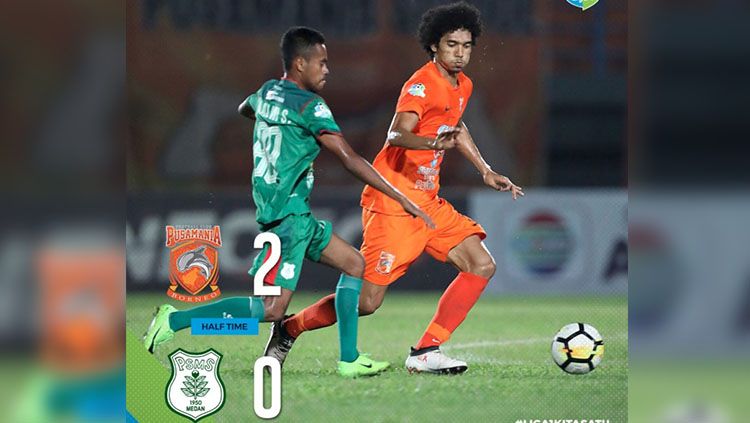 Babak pertama ditutup dengan keunggulan Borneo, 2-0. Copyright: © @Liga1match