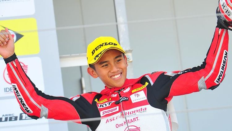 Berikut hasil kualifikasi FIM CEV Moto3 Jerez. Mario Suryo Aji sukses rebut posisi ketujuh, sehingga berpeluang merebut podium di sesi race, Minggu (22/08/21). Copyright: © astrahondaracingteam