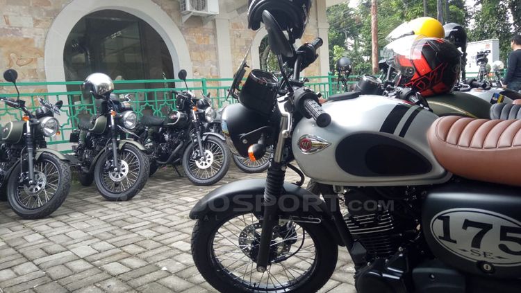 Isla Bonita, anggota Kawasaki Retro Riders W175 Jakarta. Copyright: © Annisa Hardjanti/INDOSPORT