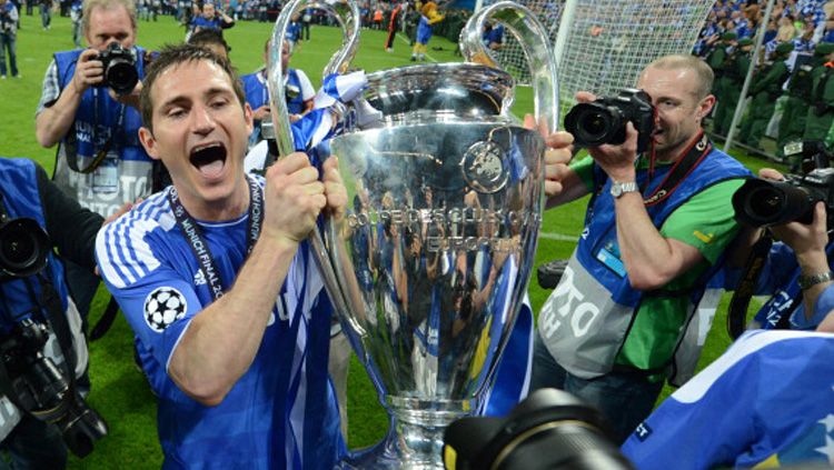 Chelsea memiliki jimat saat berjumpa Bayern Munchen di babak 16 besar Liga Champions 2019-2020, yakni Frank Lampard Copyright: © Getty Images