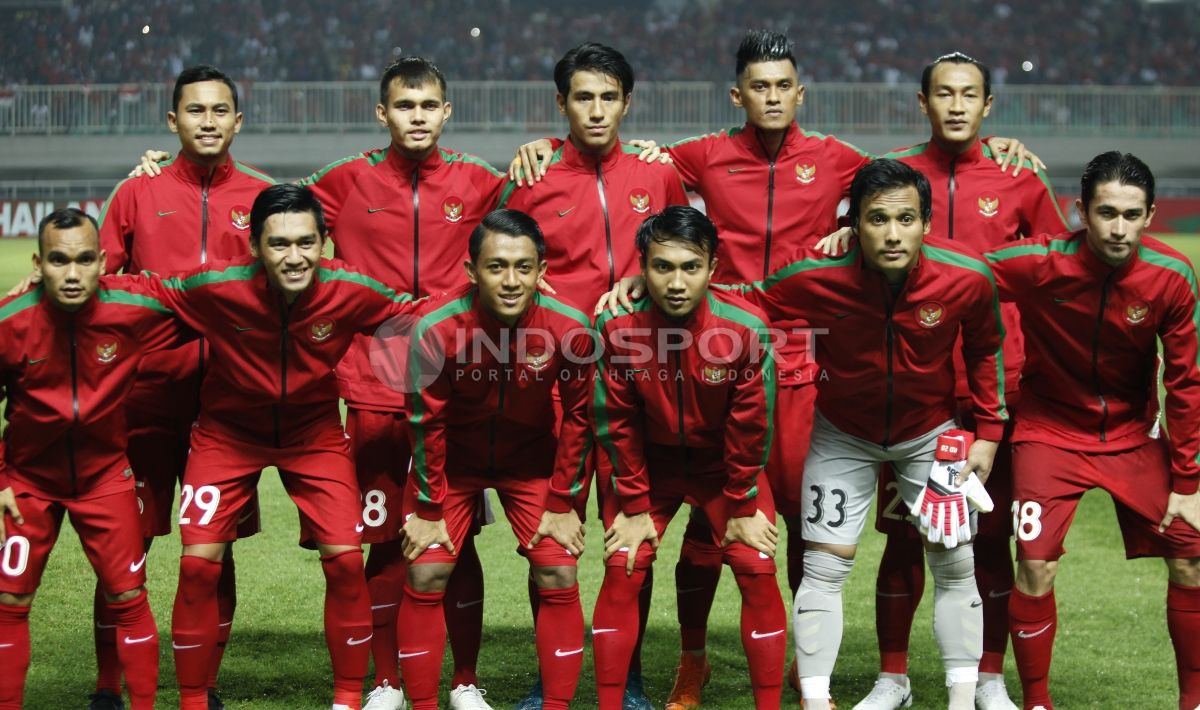 Skuat Timnas U-23 Indonesia ketika bertanding melawan Thailand U-23. Copyright: © INDOSPORT/Herry Ibrahim