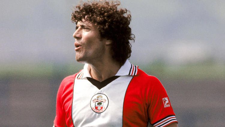 Kevin Keegan, pesepakbola yang pernah pindah dari Hamburg ke Southampton. Copyright: © FourFoutTwo