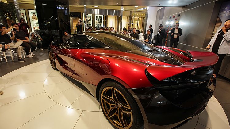 McLaren 720S yang hadir di Jakarta, menjalin silaturahmi dengan rekan-rekan media melaksanakan buka puasa bersama. Copyright: © McLaren Jakarta