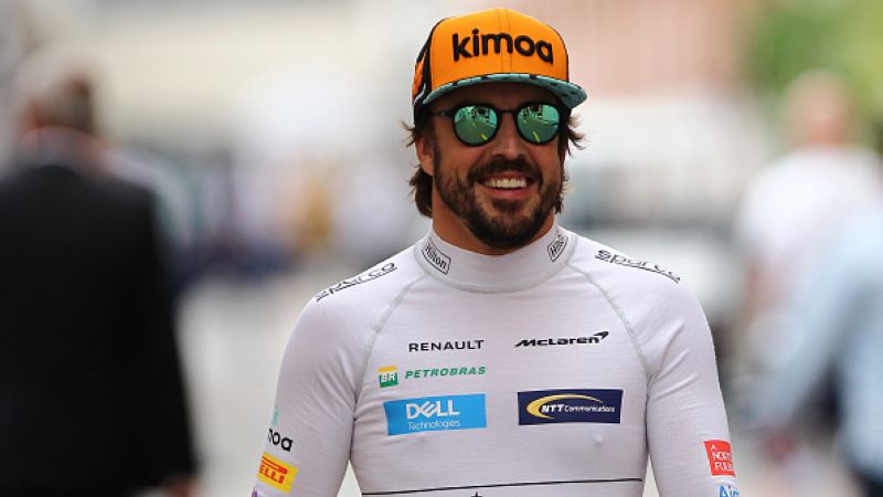 Fernando Alonso, mantan pembalap McLaren di F1 dikabarkan akan bergabung dengan tim Mercedes. Copyright: © Getty Images