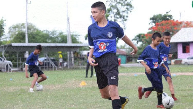 Kamp pelatihan Chelsea dukung sepakbola muda Thailand Copyright: © chelsea fc