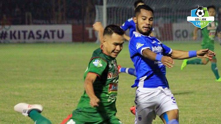 PSMS Medan saat menghadapi Persib Bandung di pekan ke-13 Liga 1 2018. Copyright: © twitter.com/liga1match