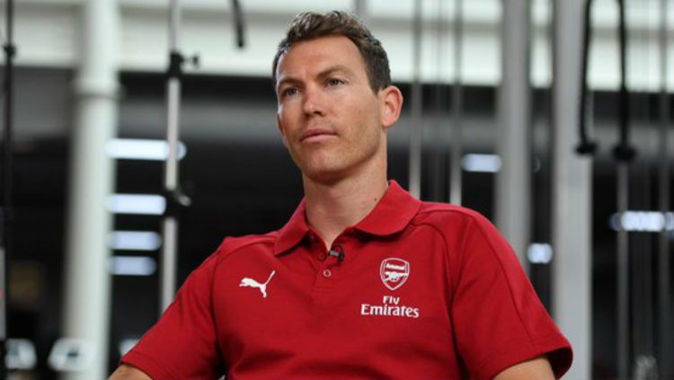 Bek anyar Arsenal, Stephan Lichtsteiner saat sesi wawancara usai bergabung Copyright: © twitter.com/Arsenal