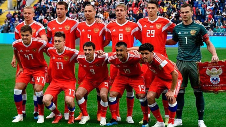 Skuat Rusia berfoto sebelum melakoni laga uji coba melawan Turki sebelum ajang Piala Dunia 2018. Copyright: © Getty Images