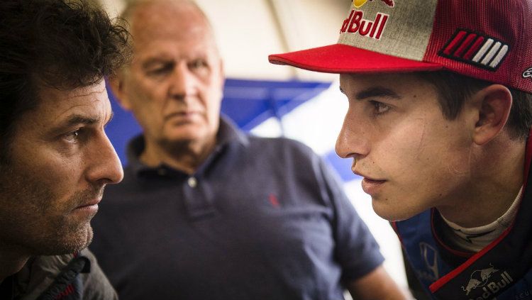 Pembalap Honda Marc Marquez dan mantan pembalap Red Bull Max Webber. Copyright: © Getty Images