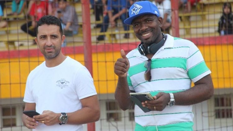 Mathieu Amougou, agen Michael Essien (kanan). Copyright: © Sportanews