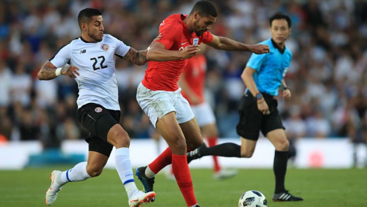 Ruben Loftus Cheek saat menguasai bola di laga Inggris vs Kosta Rika. Copyright: © Getty Images