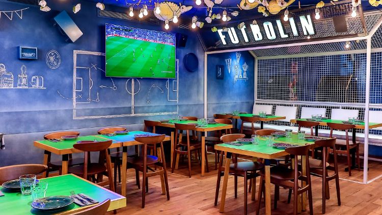 Restoran milik Lionel Messi di Barcelona. Copyright: © Goal