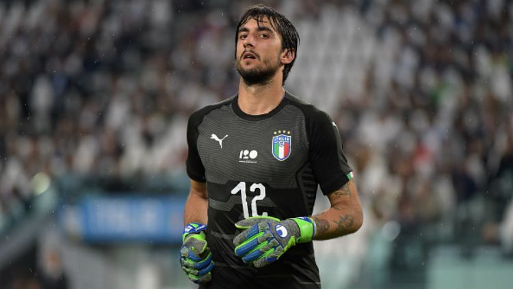 Mattia Perin dalam laga persahabatan Italia vs Belanda. Copyright: © Getty Images