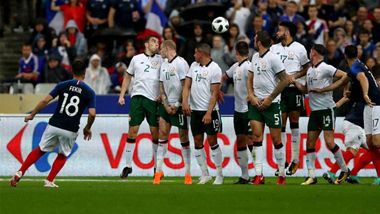 Nabil Fekir melancarkan tendangan bebas. Copyright: © Getty Images