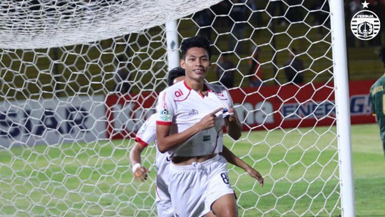Vava Mario Yogalo berselebrasi usai mencetak gol ke gawang PS Tira Bantul. Copyright: © persijajkt/Twitter