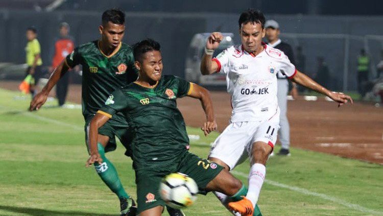 Novri Setiawan saat tampil membela Persija melawan PS Tira Bantul. Copyright: © persijajkt/Twitter