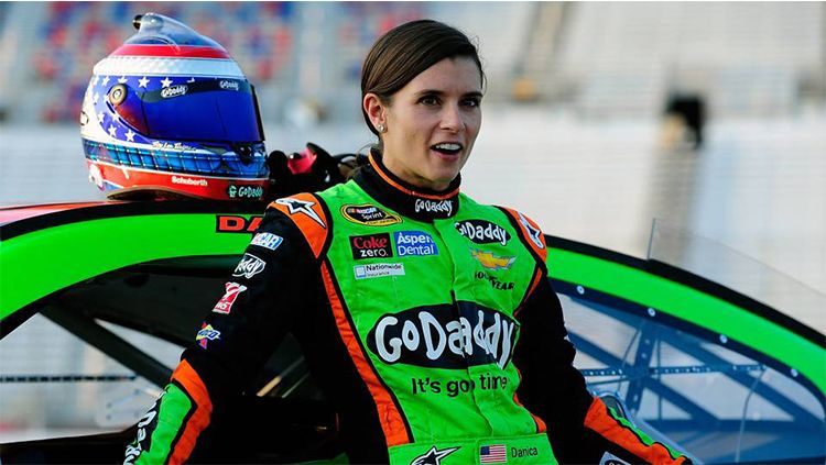 Danica Patrick, pembalap Indy asal Amerika Serikat. Copyright: © maxim.com