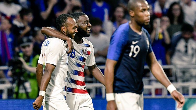 Penyerang Timnas Amerika Serikat, Julian Green merayakan golnya ke gawang Prancis. Copyright: © twitter.com/USMNT