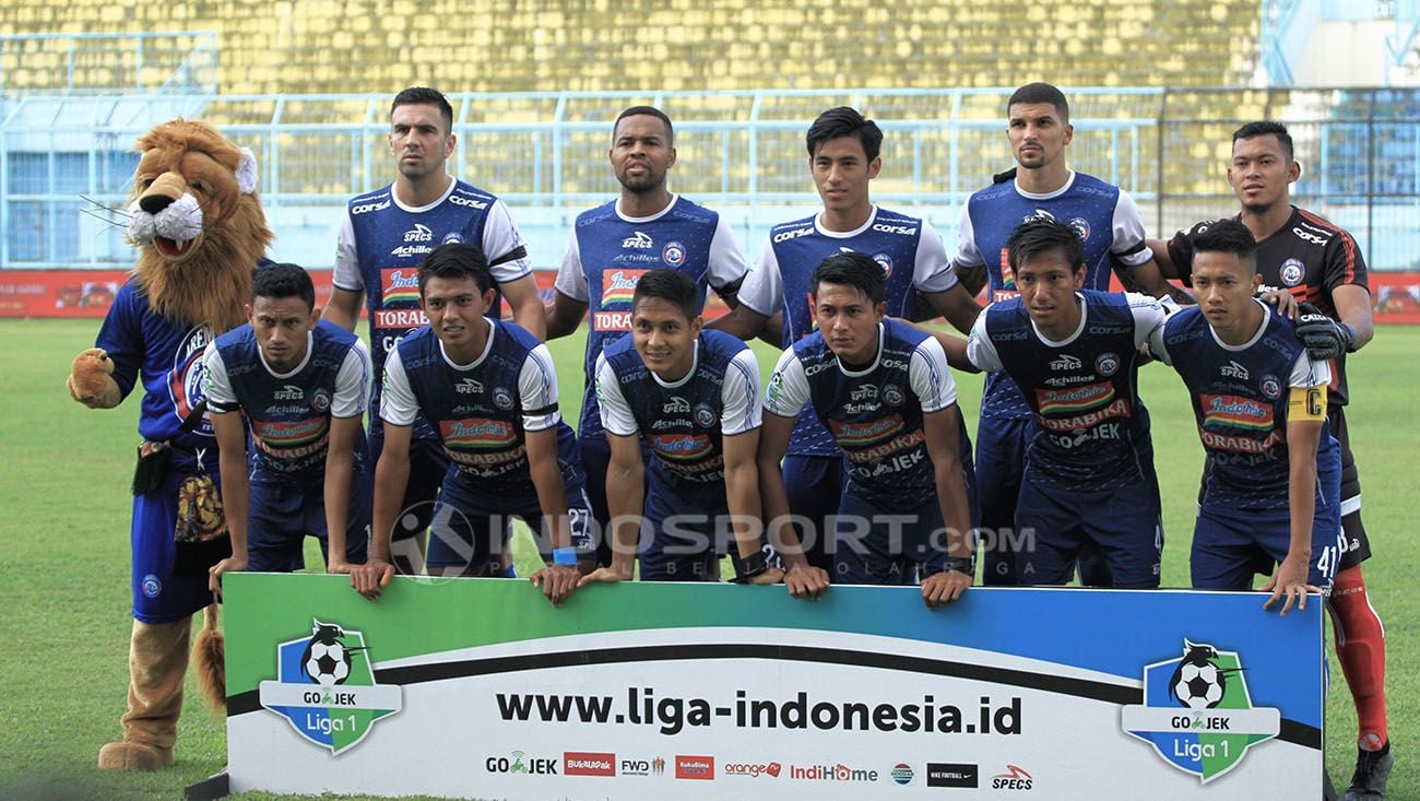 Tim Skuat Arema FC saat menjalani laga di Liga 1 2018. Copyright: © Ian Setiawan/Indosport.com