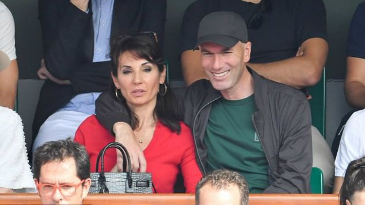 Zinedine Zidane dan sang istri, Veronica Zidane menyaksikan laga final French Open 2018. Copyright: © Getty Images