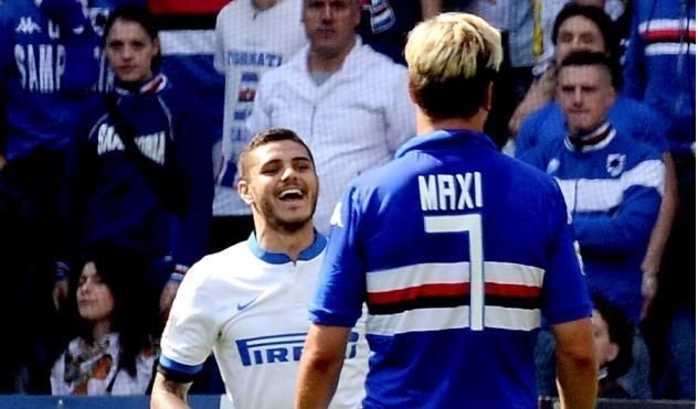 Mauro Icardi (kiri) dan Maxi Lopez dalam sebuah pertandingan Serie A. Copyright: © sportskeeda