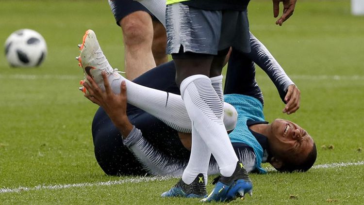 Kylan Mbappe alami cedera saat sesi latihan. Copyright: © INDOSPORT