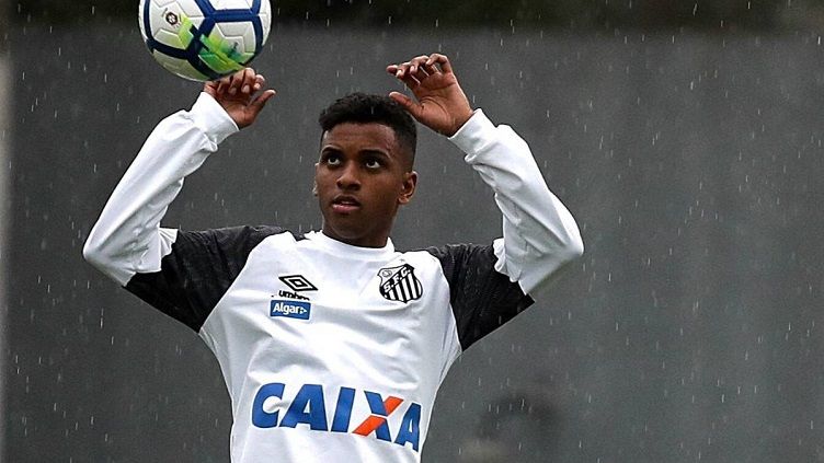 Rodrygo resmi menjalin kerja sama dengan Real Madrid. Copyright: © Getty Images