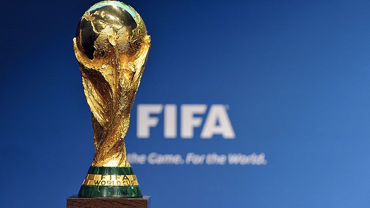 Trofi Piala Dunia. Copyright: © FIFA