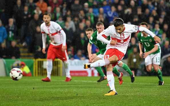 Ricardo Rodriguez kala berseragam Timnas Swiss di kualifikasi Piala Dunia 2018. Copyright: © Getty Images