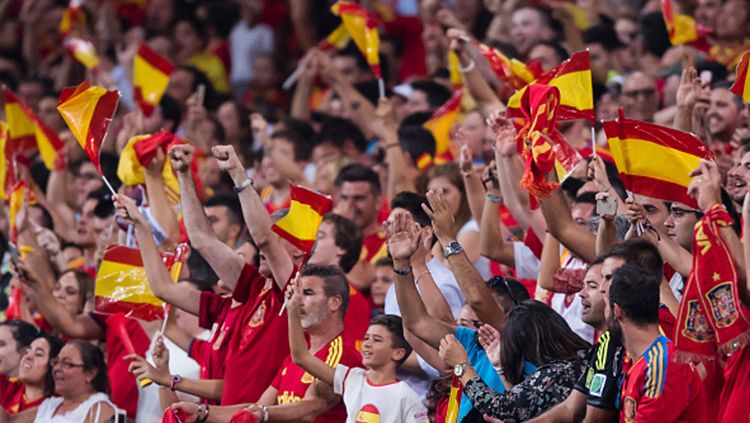 Fans Timnas Spanyol mendukung jagoannya di Piala Dunia 2018. Copyright: © Getty Images